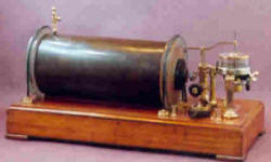 Rhumkorff coil equiped with a Foucault mercury switch, a Neff vibrator and a Bertin inversor, suitable for wireless telegraphy experiments